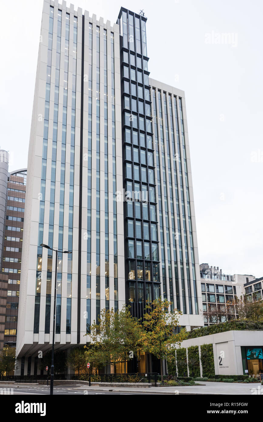 2 London Wall, eine vor kurzem abgeschlossene Bürogebäude an der London Wall in der City von London, England, Großbritannien Stockfoto