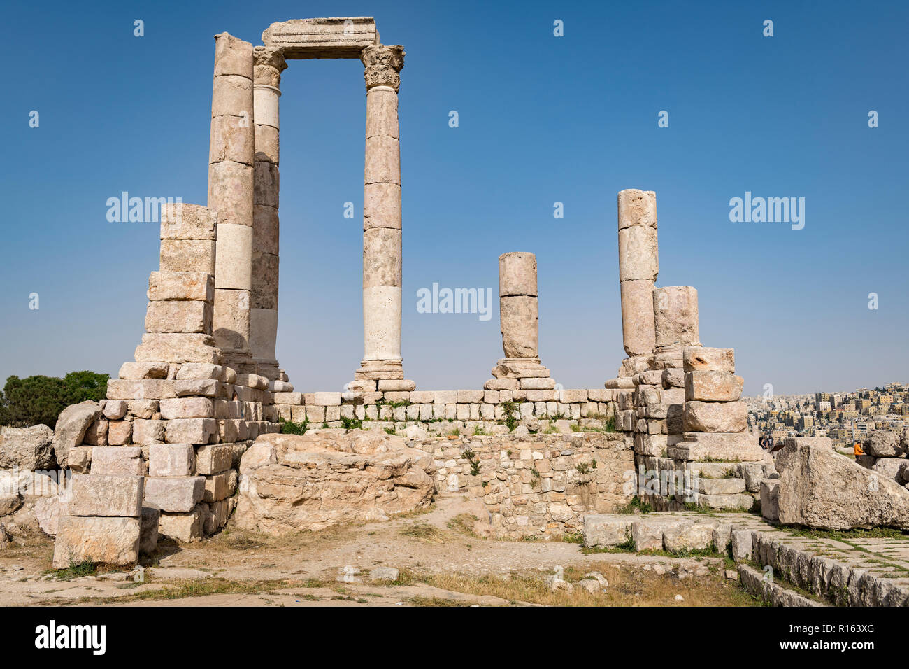 Tempel des Herkules in der Zitadelle von Amman ist ein historischer Ort im Zentrum der Innenstadt von Amman, Jordanien. In Arabisch ist bekannt als Jabal al-Qal'a. Stockfoto