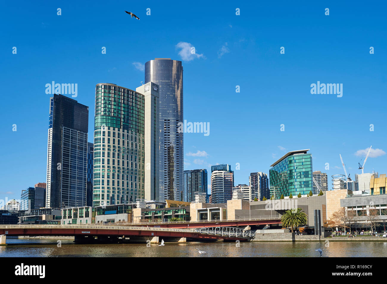 Skyline, skyscrappers am Yarra River, Stadtzentrum, Melbourne, Victoria, Australien Stockfoto