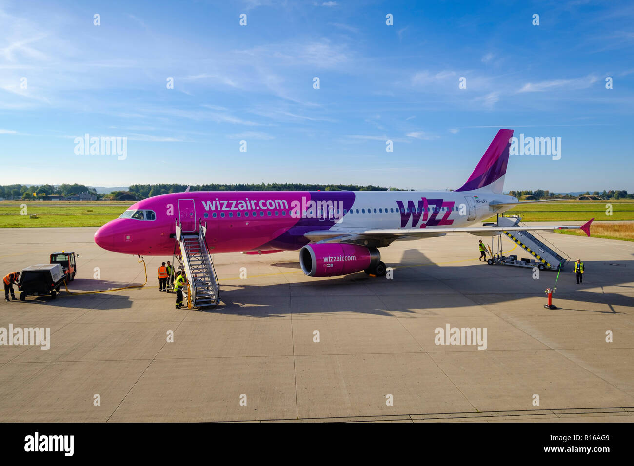 Airbus A320-232 von Wizz Air, Allgäu Airport, Flughafen Memmingen Munich-West, Memmingen, Unterallgäu, Allgäu, Schwaben, Bayern Stockfoto