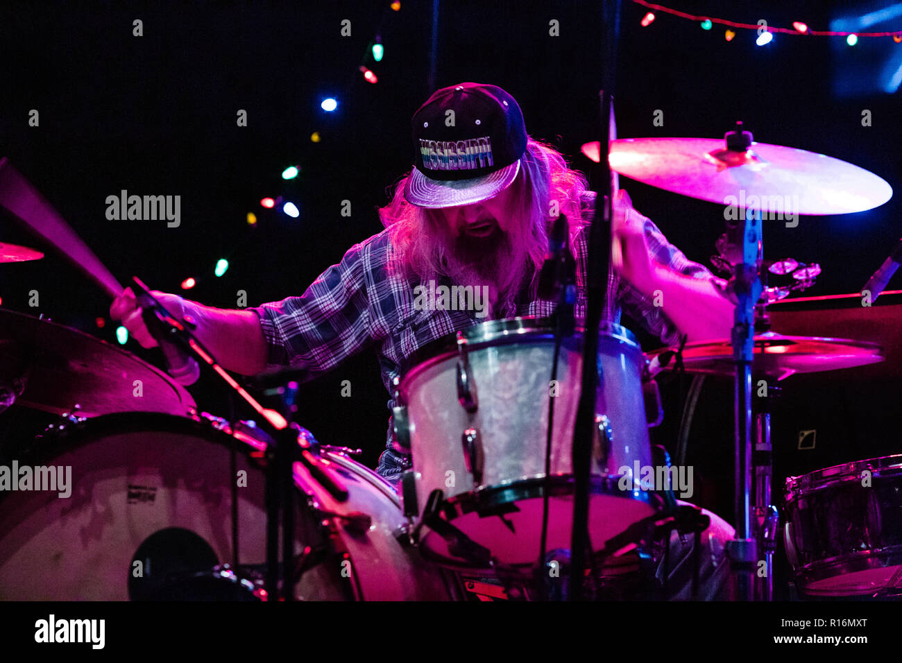 Cambridge, Großbritannien. 9. November 2018. Seasick Steve führt live im Cambridge Corn Exchange unterstützt das Album kann U Kochen?. Richard Etteridge/Alamy leben Nachrichten Stockfoto