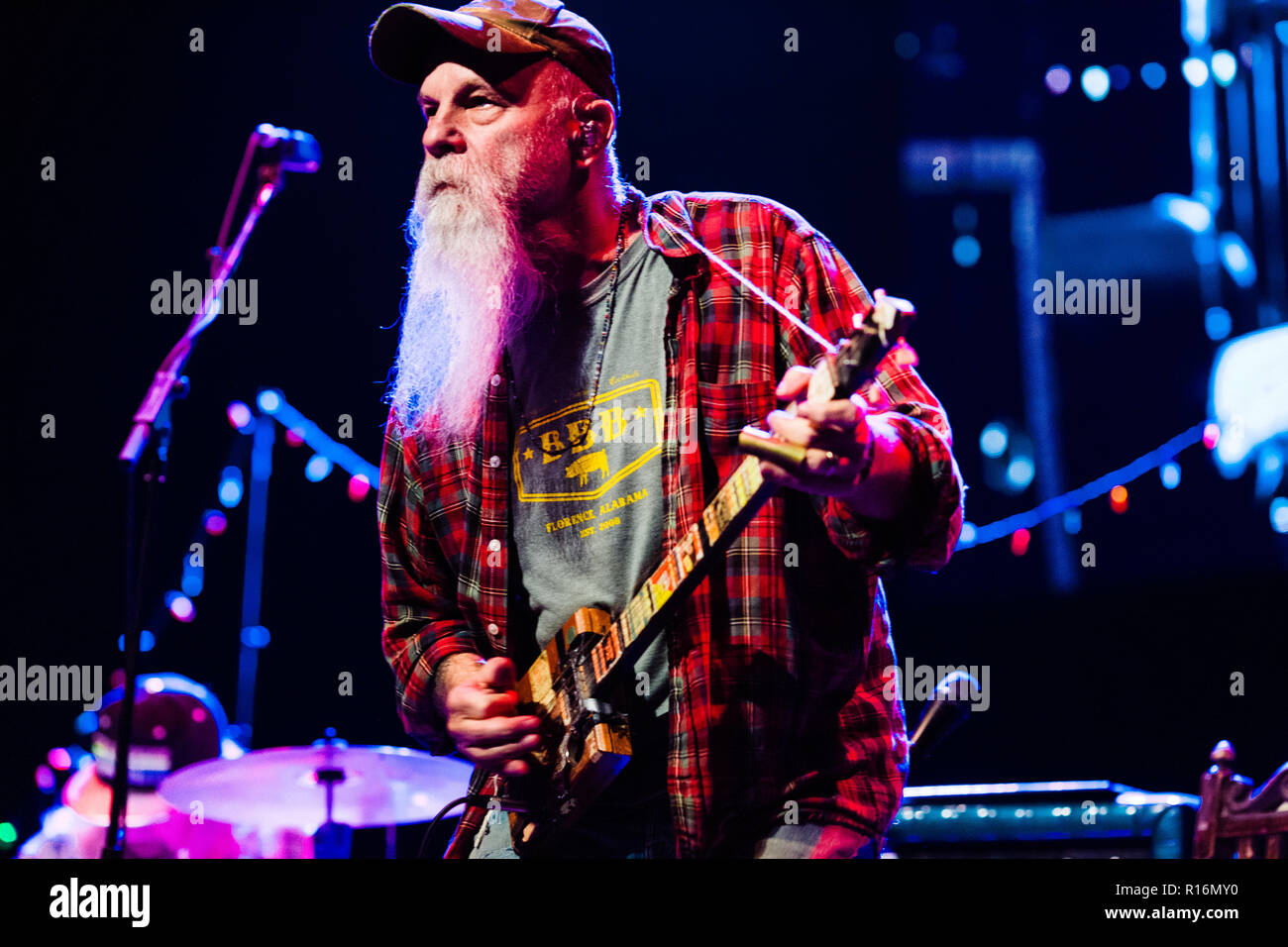 Cambridge, Großbritannien. 9. November 2018. Seasick Steve führt live im Cambridge Corn Exchange unterstützt das Album kann U Kochen?. Richard Etteridge/Alamy leben Nachrichten Stockfoto