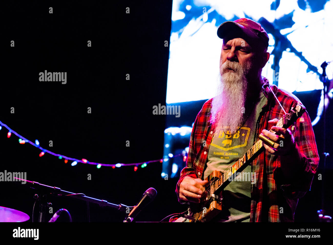 Cambridge, Großbritannien. 9. November 2018. Seasick Steve führt live im Cambridge Corn Exchange unterstützt das Album kann U Kochen?. Richard Etteridge/Alamy leben Nachrichten Stockfoto
