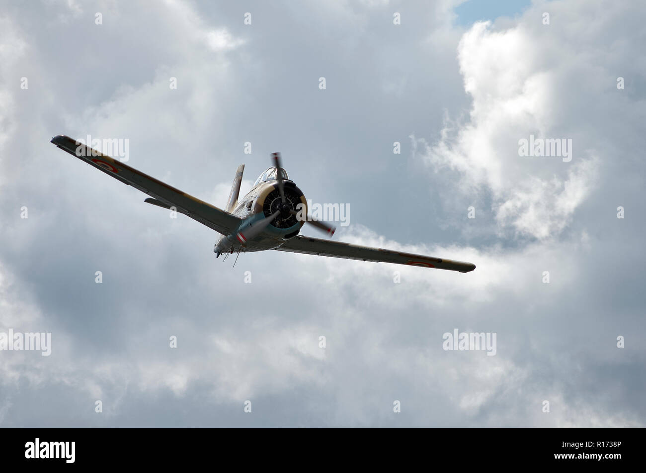 North American AT-28 D Fennec in der französischen Luftwaffe Markierungen anzeigen an wenig Gransden Air Display Aug 11. Stockfoto