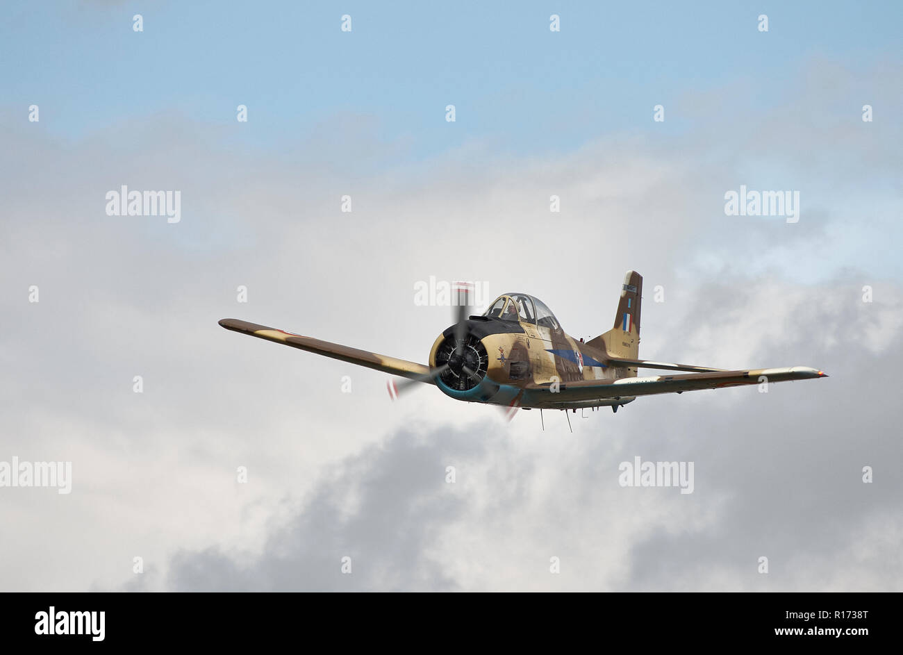 North American AT-28 D Fennec in der französischen Luftwaffe Markierungen anzeigen an wenig Gransden Air Display Aug 11. Stockfoto