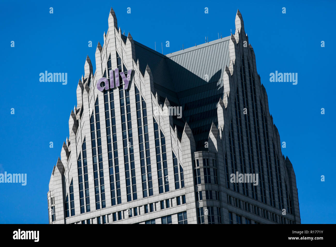 Ein logo Zeichen außerhalb der Ally Detroit Center, das Hauptquartier der Verbündeten Financial Inc., die in Detroit, Michigan, am 29. Oktober 2018. Stockfoto