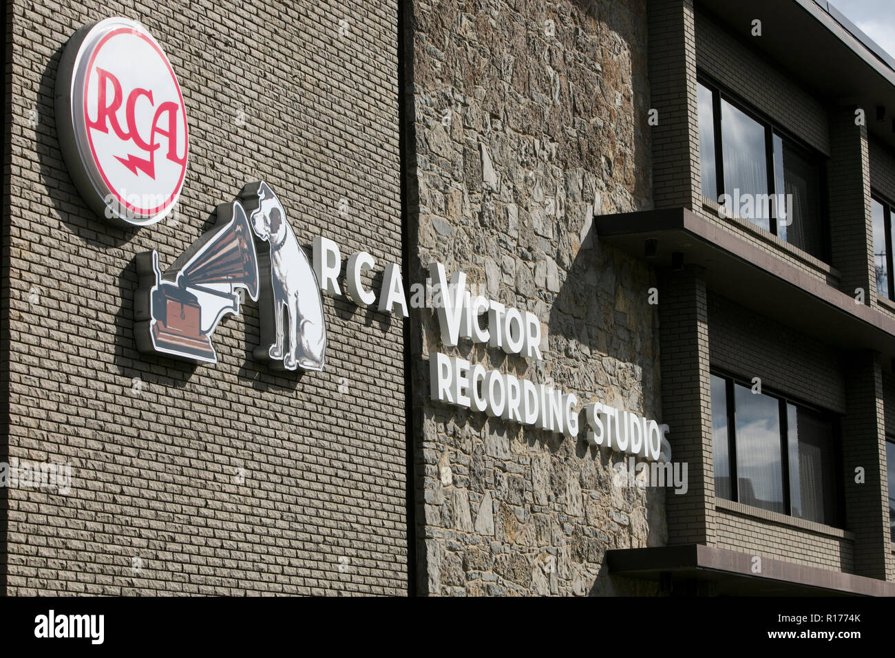 Ein logo Zeichen außerhalb des RCA Victor Recording Studio in Nashville, Tennessee, am 9. Oktober 2018. Stockfoto