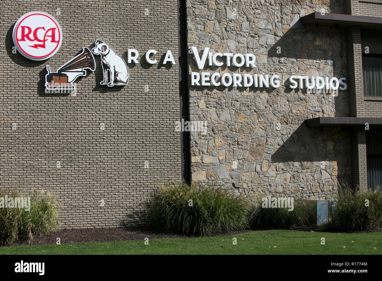 Ein logo Zeichen außerhalb des RCA Victor Recording Studio in Nashville, Tennessee, am 9. Oktober 2018. Stockfoto