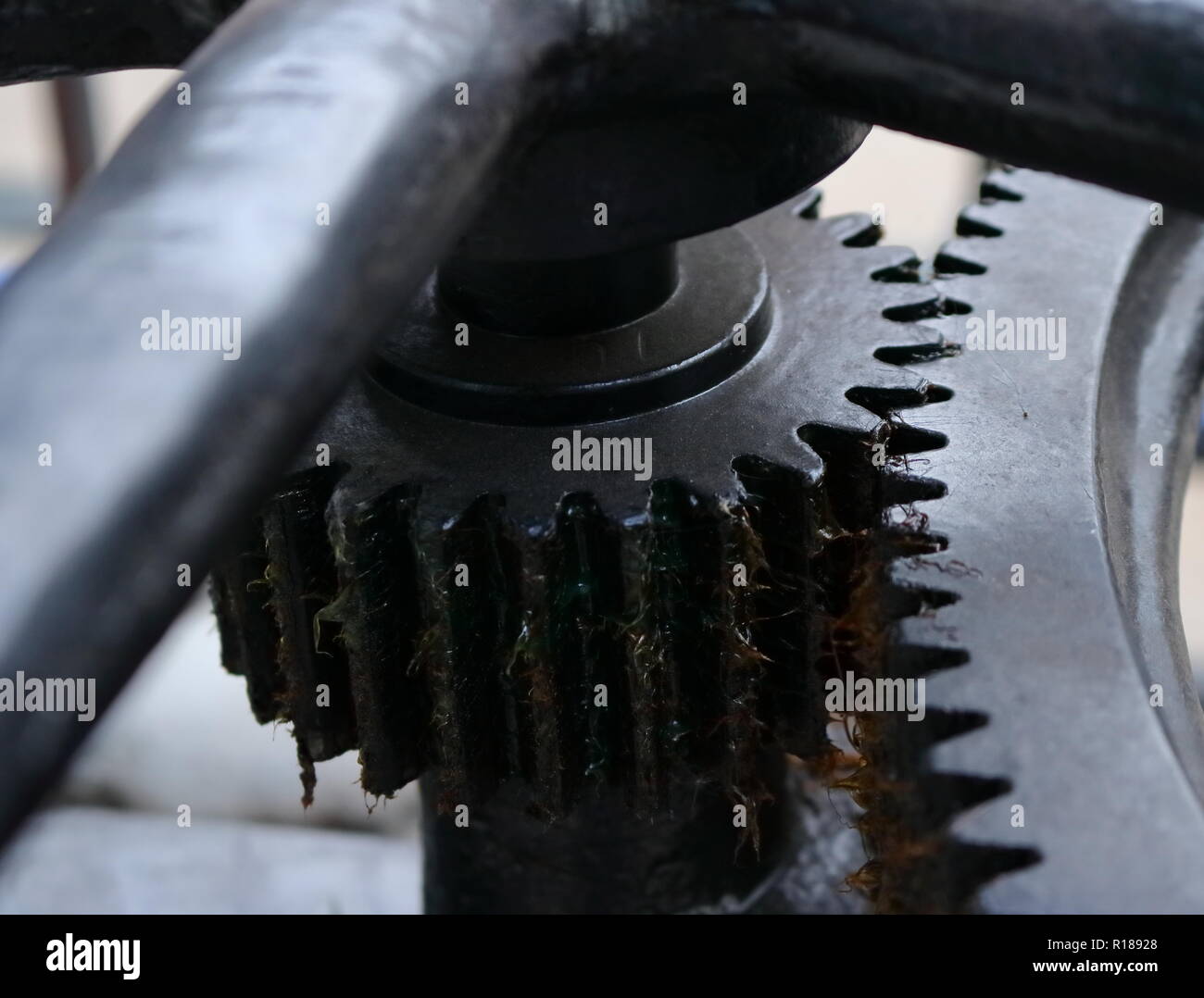 Closeup Bild der Maschine, Getriebe und Zahnräder mit Schmiermittel, selektiver Fokus, Teamarbeit Konzept Stockfoto