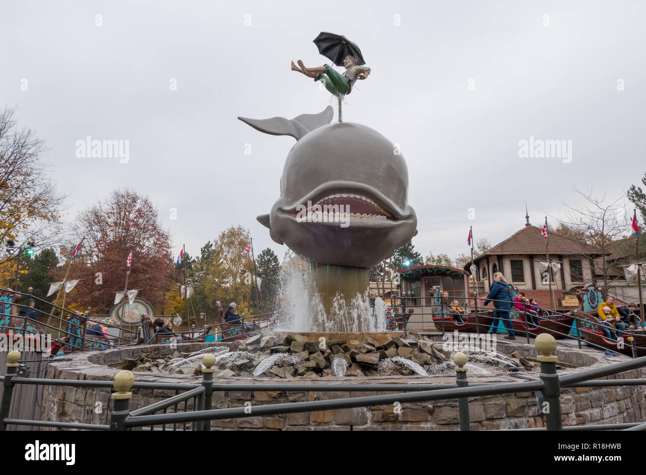 Polka Marina Fahrt in Efteling. Pirate auf blowhole Wal. Stockfoto