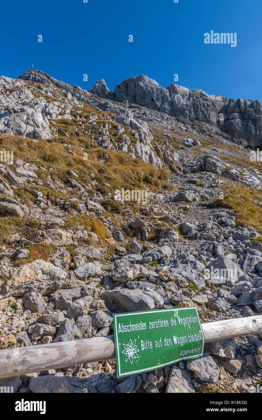 Passamani Panoramaweg oder Passamani Wanderweg, Karwendelbahn, Mittenwald, Karwendelgebirge oder Karwendelgebirge, den Alpen, Bayern, Deutschland Stockfoto