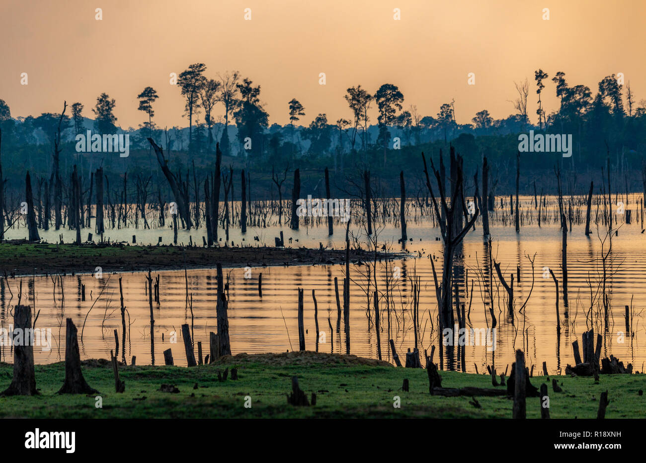 Thakhek, Laos - 19. April 2018: irreale Ansicht einer Landschaft in einer der entlegensten Zonen von Khammouane Region in Laos. Stockfoto