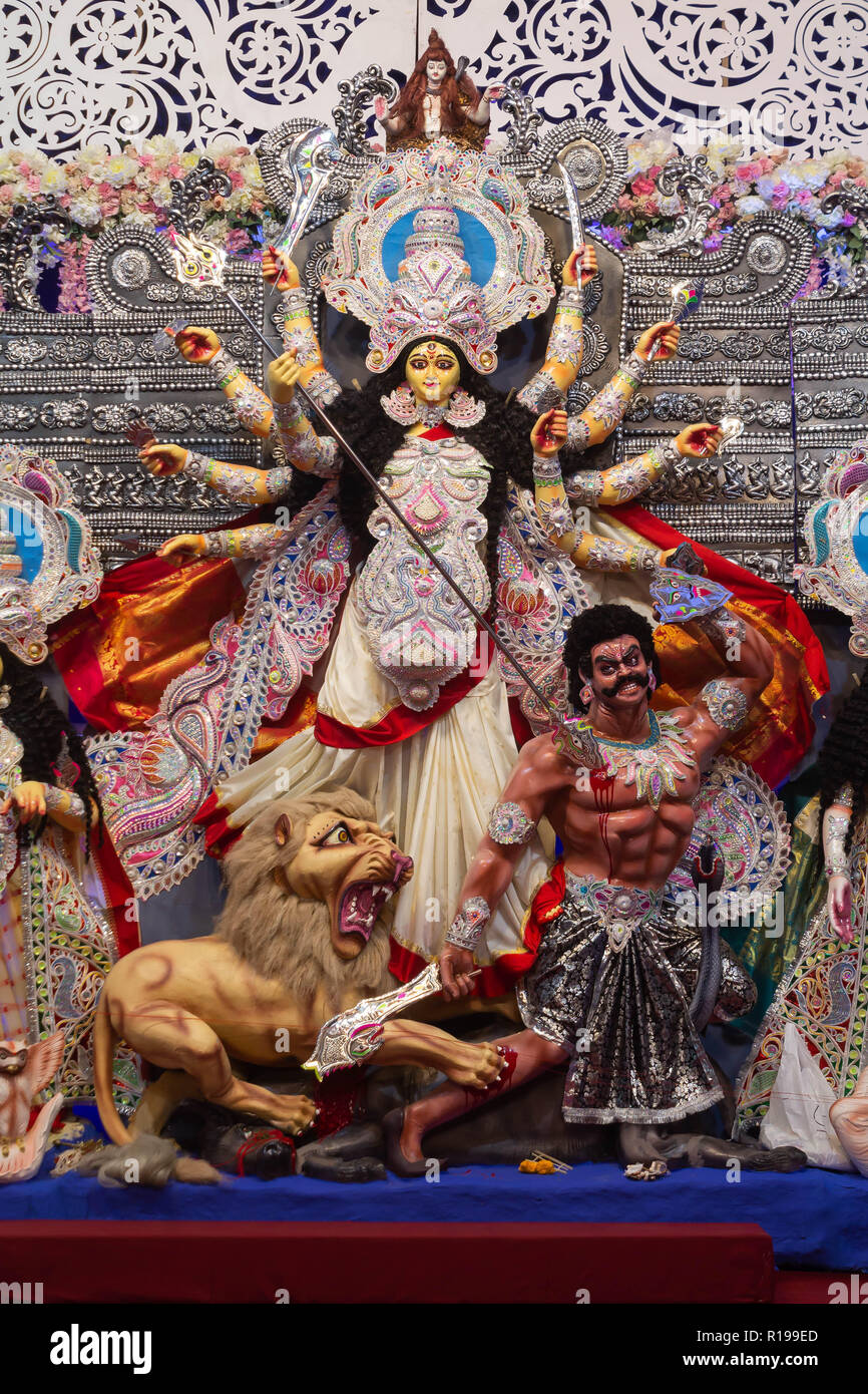 Dakshinpalli Durga Puja Samithi, Pocket-52, C.R. Park, New Delhi, DT-15 Oct 2018. Eine Ansicht von Durga Puja Pandal Idiol an Stockfoto