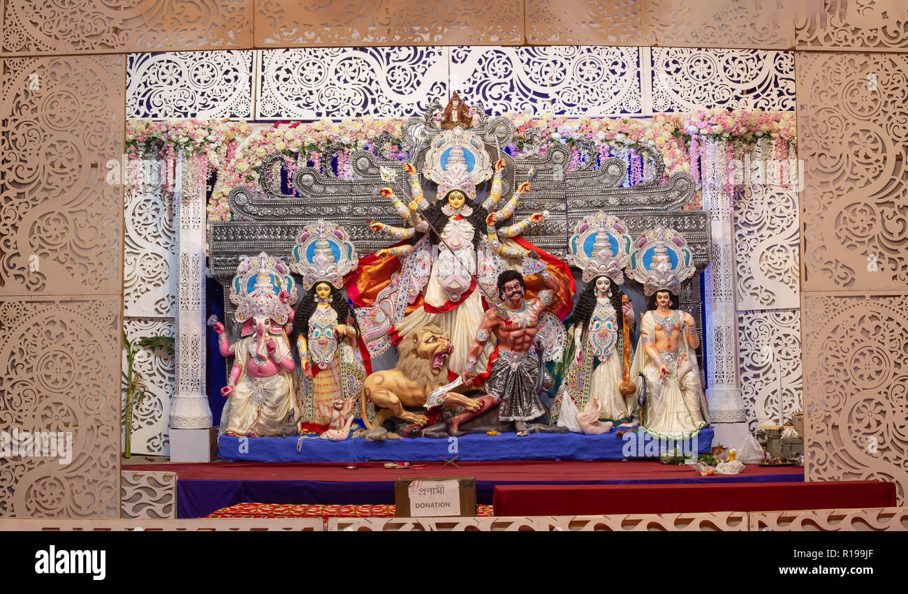 Dakshinpalli Durga Puja Samithi, Pocket-52, C.R. Park, New Delhi, DT-15 Oct 2018. Eine Ansicht von Durga Puja Pandal Idiol an Stockfoto
