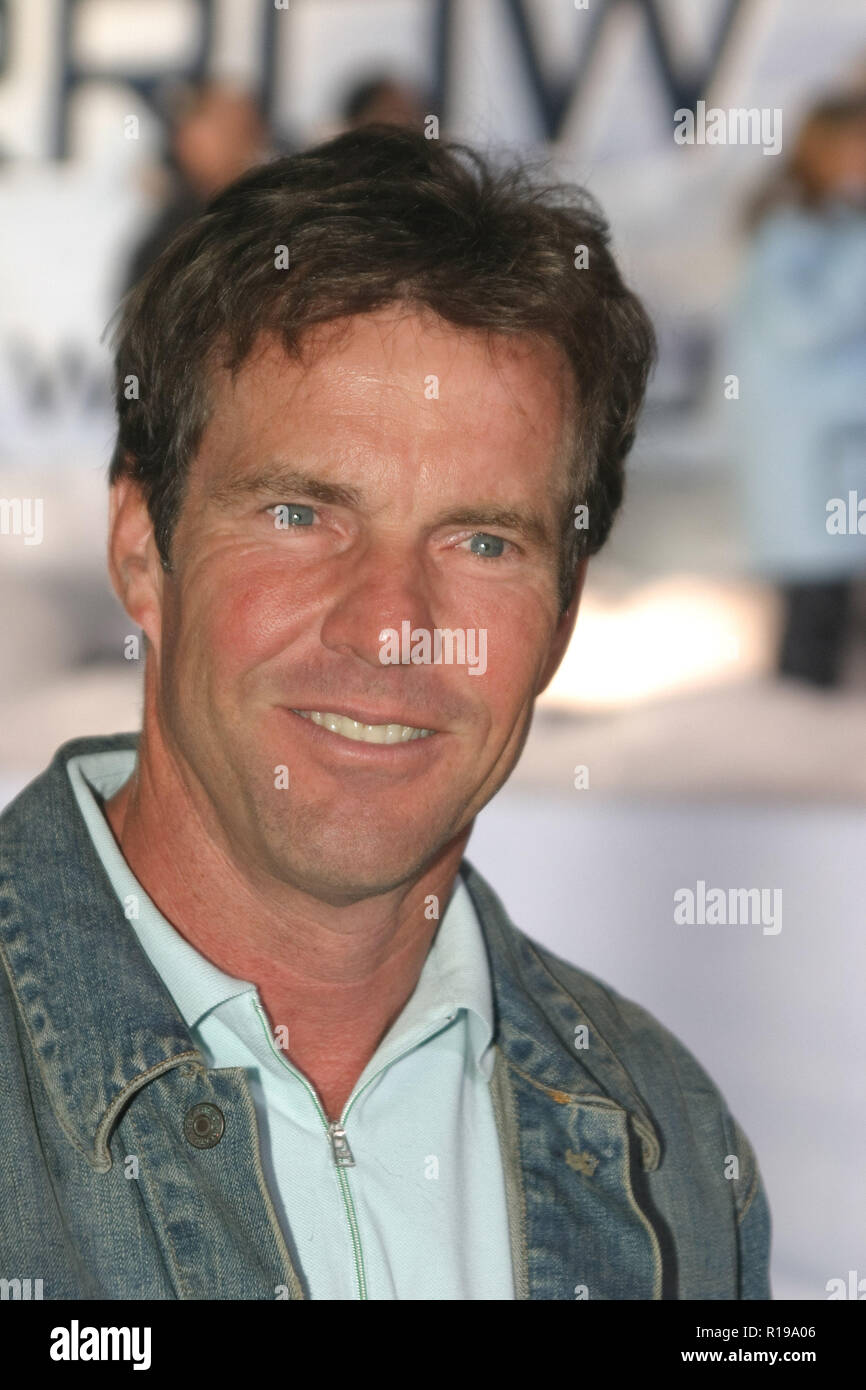 Dennis Quaid 05/04/04 ENTHÜLLUNG DER ERSTEN 'WETTER BILLBOARD' ZUR FÖRDERUNG DER UPCOMING FILM "ÜBERMORGEN" @ Sunset Blvd., Hollywood Foto von kazumi Nakamoto/HNW/PictureLux (7. Januar 2015) Stockfoto