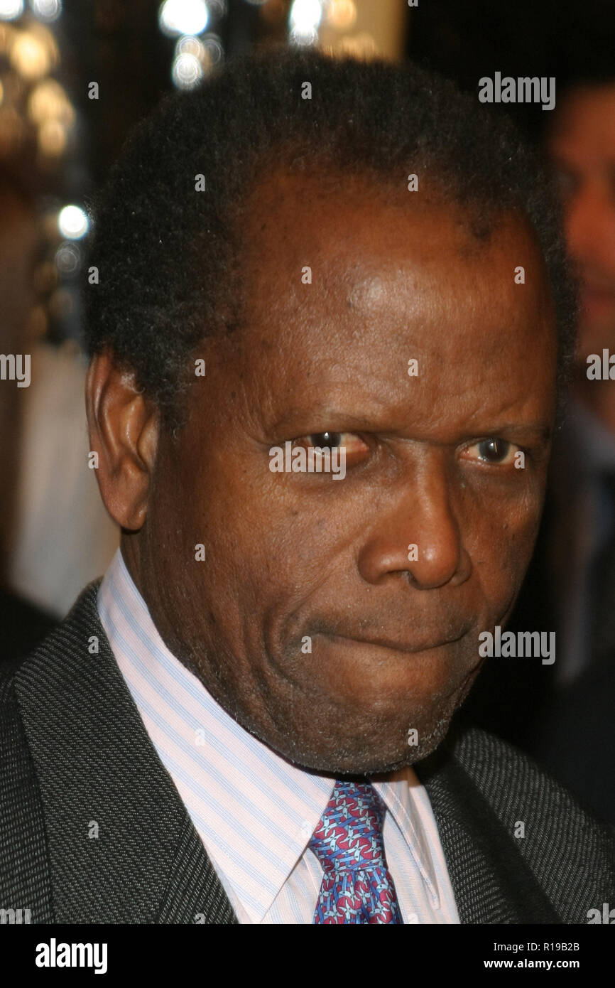 Sydney Poitier 02/23/04 'Twisted' Premiere @ Paramount studio Foto von kazumi Nakamoto/HNW/PictureLux (23. Februar 2004) Stockfoto