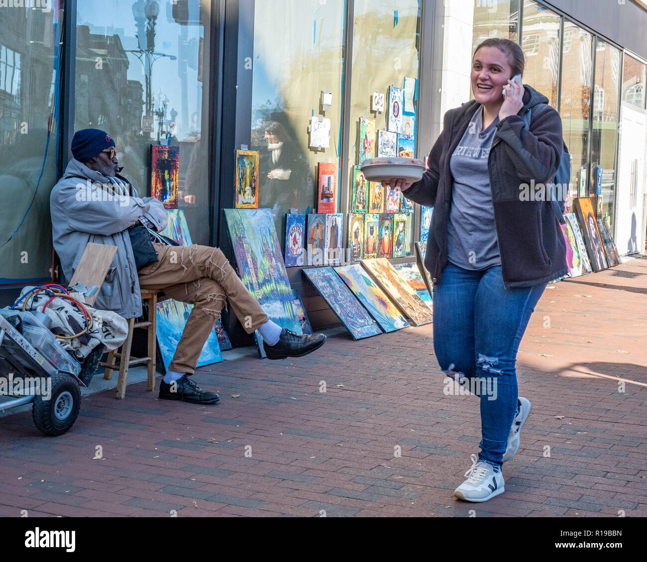 Kunstwerke zum Verkauf an Brattle Street in Harvard Square, Cambridge, MA Stockfoto