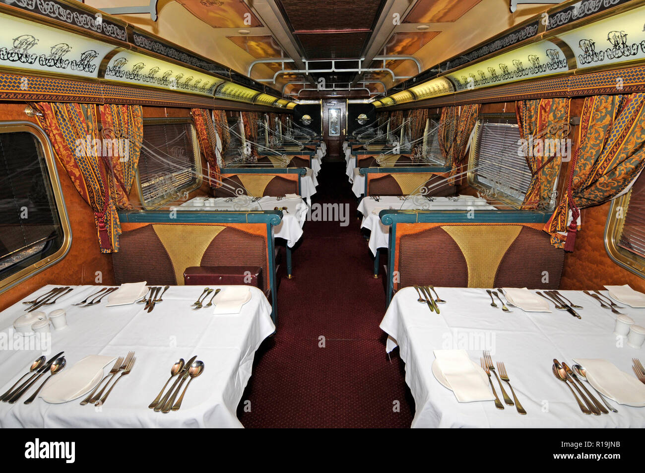 Das Restaurant-Auto der 1. Klasse auf dem Ghan-Zug in Australien Stockfoto