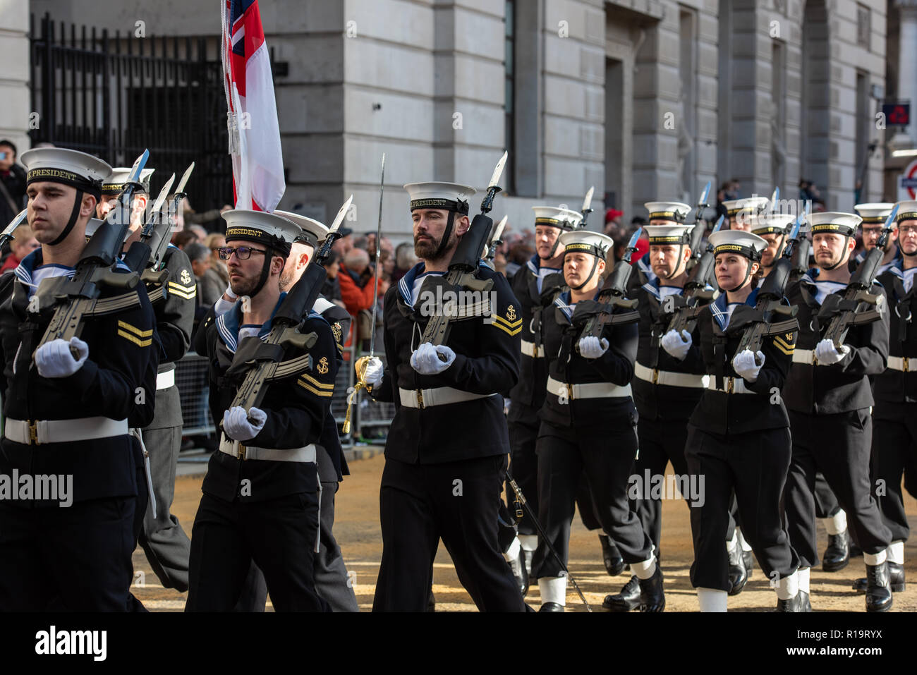 London, Großbritannien. 10 Nov, 2018. LONDON - 10. NOVEMBER: Nicht identifizierte Personen an der jährlichen Oberbürgermeister zeigen in der Londoner City Parade am 10. November 2018. Die Show hat jedes Jahr seit 1189 statt. Credit: Phil schlucken Fotografie/Alamy leben Nachrichten Stockfoto