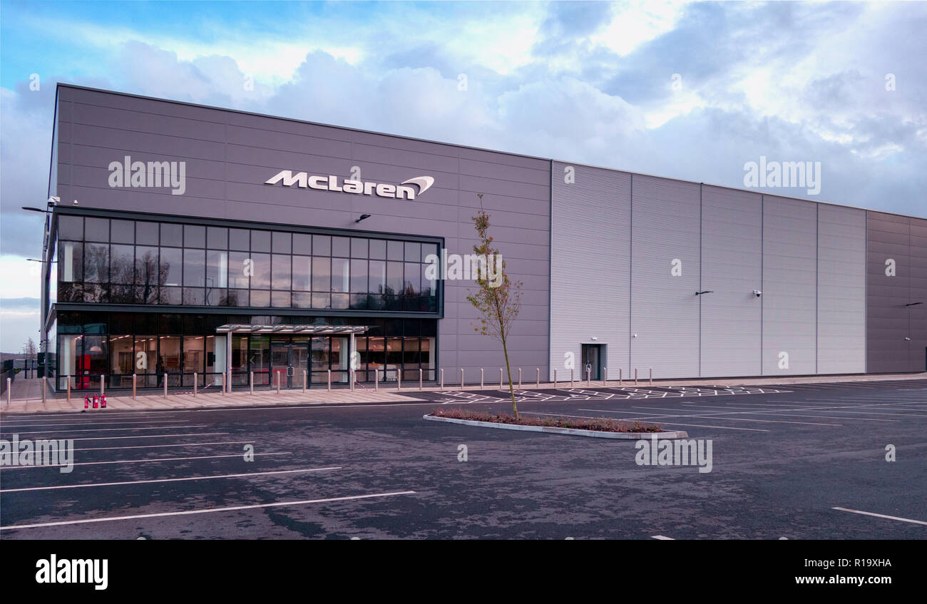 Dramatische Bilder und Sky im neuen McLaren auto Fabrikgebäude auf dem Amrc in Sheffield/Rotherham Stockfoto