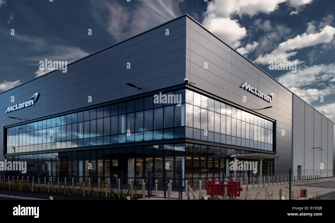 Dramatische Bilder und Sky im neuen McLaren auto Fabrikgebäude auf dem Amrc in Sheffield/Rotherham Stockfoto