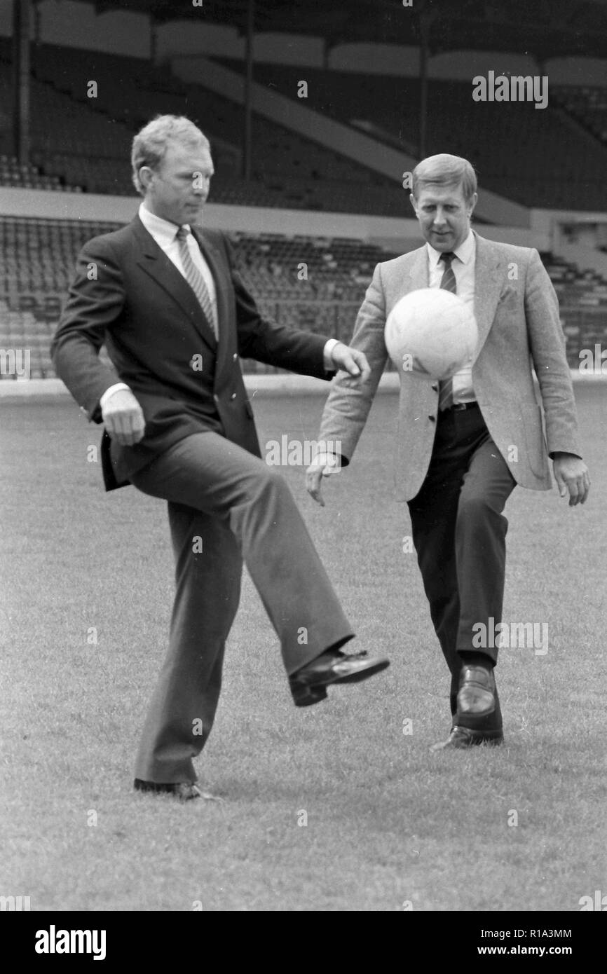 Geoff Hurst Bobby Moore Leeds United Ellsnd Straße Stockfoto