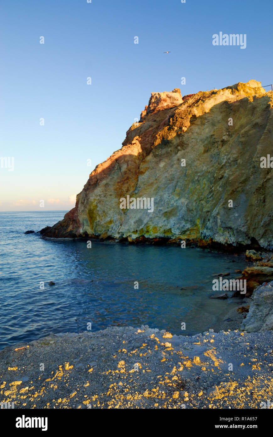 Äolische Inseln, Sizilien, Italien. Insel Vulcano, das Meer von heißen Quellen die "Pozza dei Fanghi'. In einigen Orten das Meer hohe Temperaturen durch die zahlreichen heißen Quellen erreicht. Stockfoto