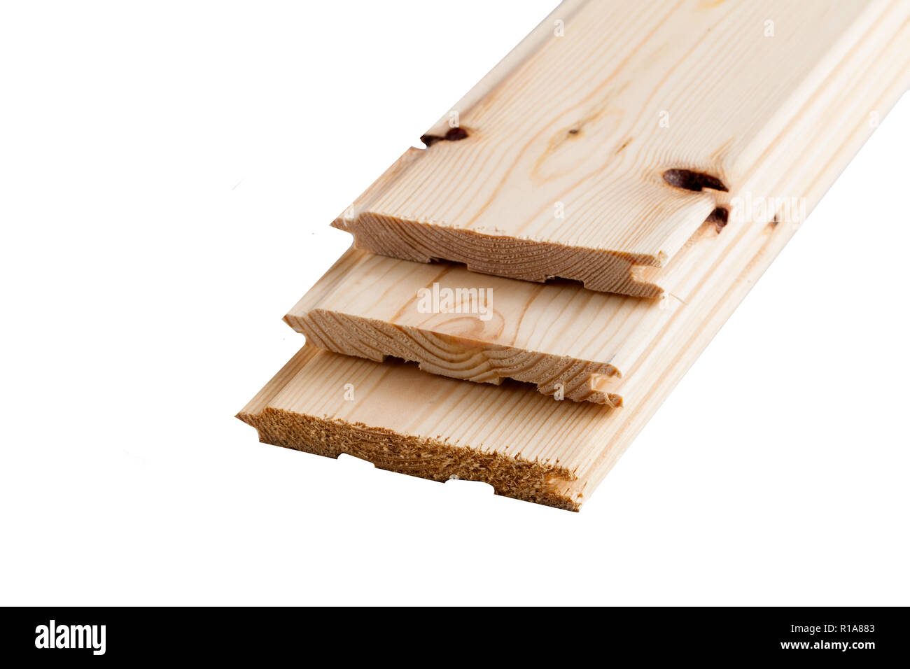 Kiefer board gefalzten Stapel. Tischlerei. Holz Bretter gefaltet auf  einander. Isoliert Stockfotografie - Alamy