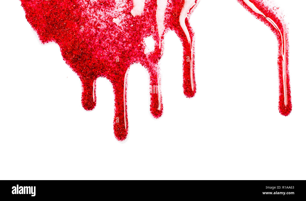 Fließende Tropfen rot Lip Gloss mit Glitter. Auf weissem Hintergrund. Stockfoto