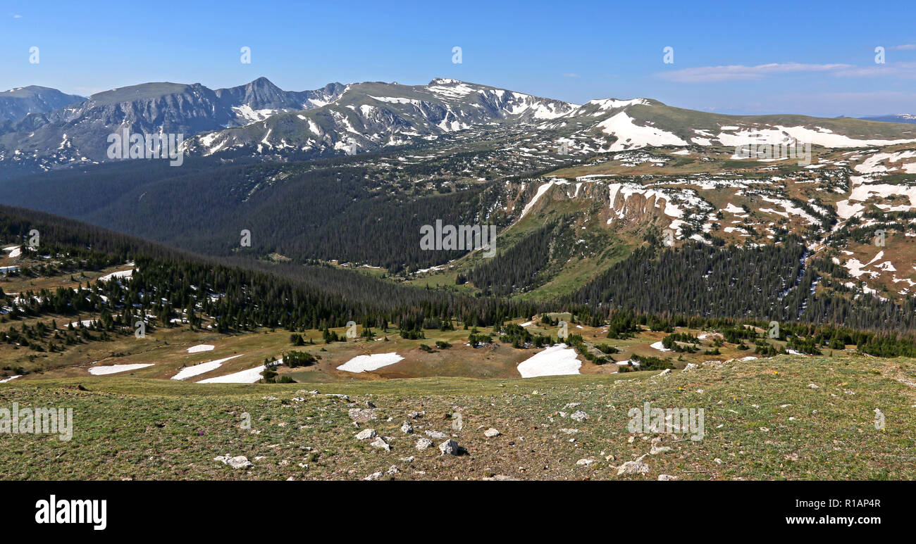 Der Gore und die kontinentale Wasserscheide, Schuß gerade aus der Trail Ridge Road im Rocky Mountain National Park, Colorado. Die beiden prominentesten Mo Stockfoto
