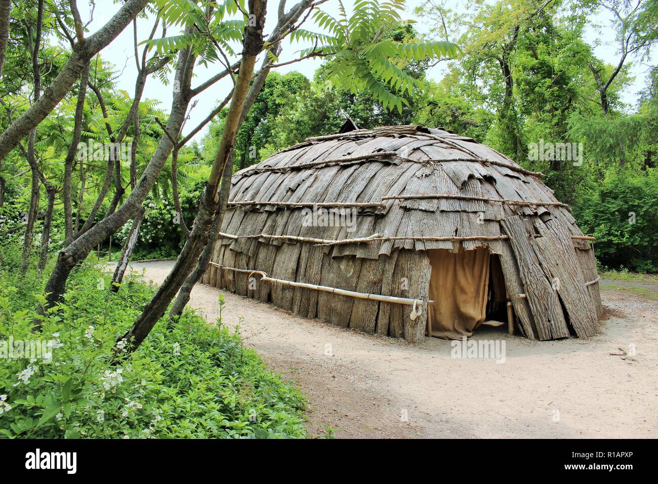 New England Wampanoag Indian Home im Sommer Stockfoto