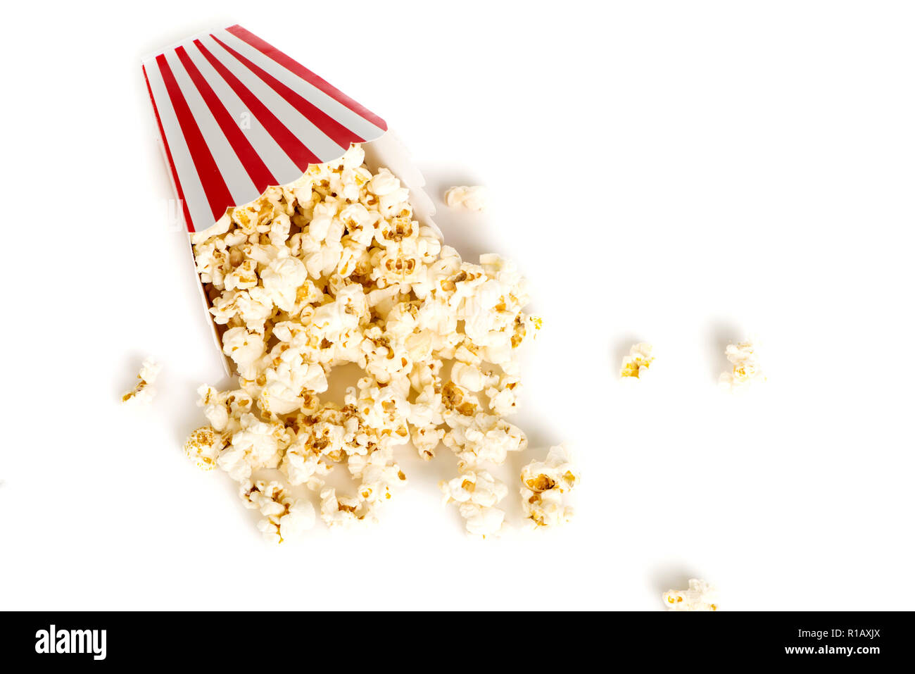Portion Popcorn isoliert Stockfoto