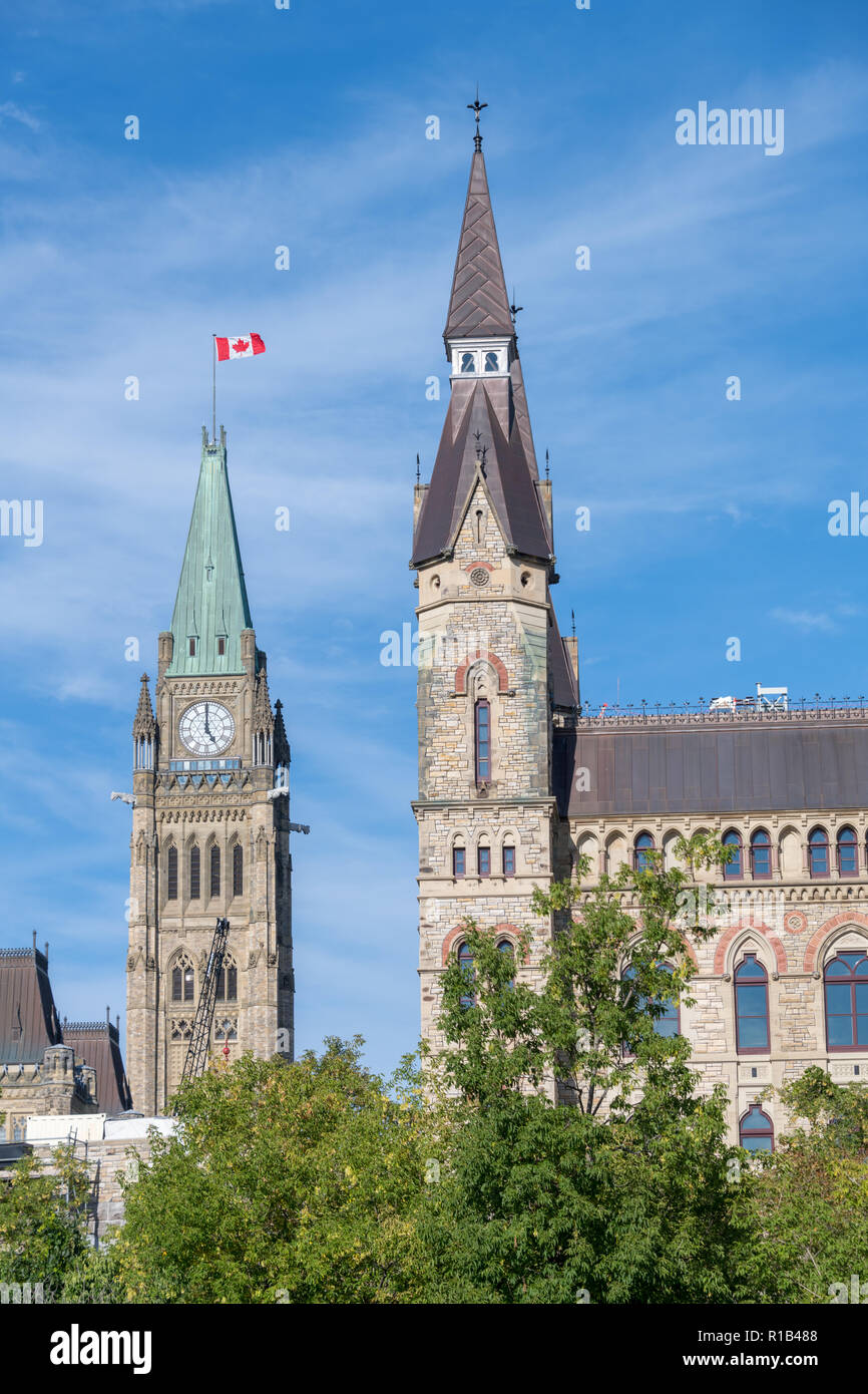 Glockenturm und West Block Tower, kanadische Parlament Gebäude, Ottawa, Kanada Stockfoto