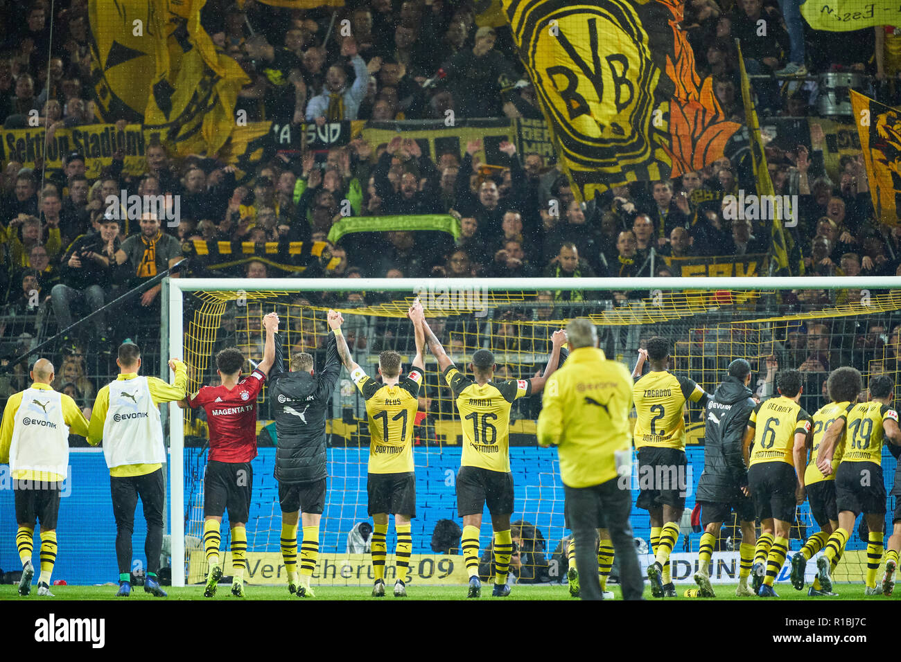Dortmund, Deutschland. 10 Nov, 2018. BVB-FCB Fußball, 10. November 2018 bvb-Jubel, Freude, Emotionen, feiern, lachen, Jubeln, Jubeln, reißt die Arme, ballte die Faust, Feiern, Feier, Borussia Dortmund - FC BAYERN MÜNCHEN - DFL-Bestimmungen verbieten die Verwendung von Fotografien als BILDSEQUENZEN und/oder quasi-VIDEO - 1. Deutschen Fußball-Bundesliga, Dortmund, 10. November 2018 Saison 2018/2019, Spieltag 11, FCB © Peter Schatz/Alamy leben Nachrichten Stockfoto
