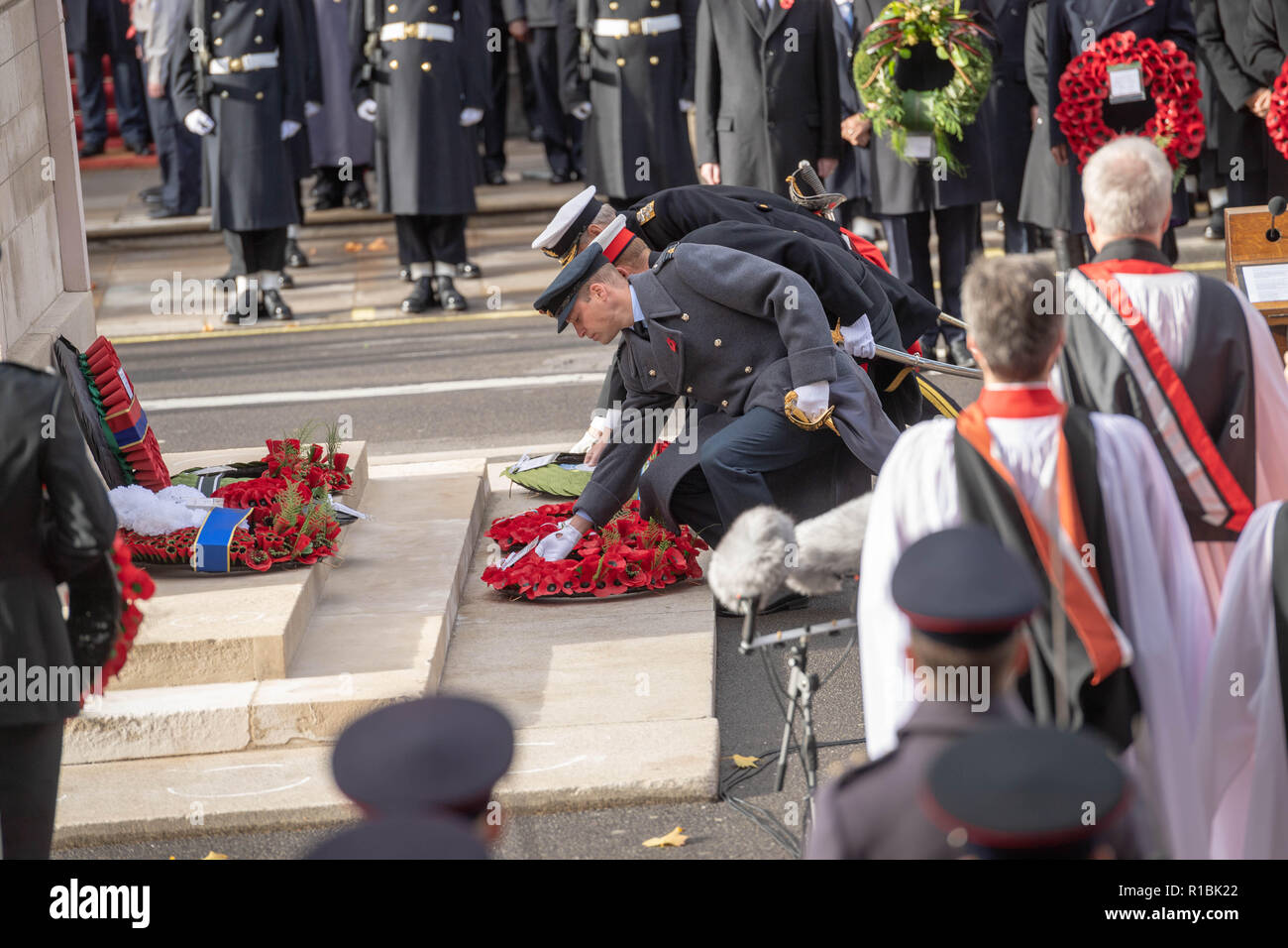 London, Großbritannien, 11. November 2018 den Nationalen Dienst der Erinnerung an das Ehrenmal London auf das Gedenken Sonntag in Anwesenheit von der Königin, die Prime Minster, Theresa May, ehemaliger Premierminister, Senior Minister und Vertreter der Commenwealth der Credit Ian Davidson/Alamy leben Nachrichten Stockfoto