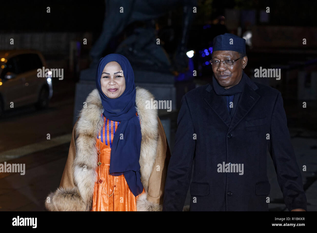 Paris, Frankreich. November 2018. Ankunft des Präsidenten von Tschad Idriss Deby Itno und seiner Frau Hinda Déby Itno zum Abendessen in Anwesenheit der Staats-, Regierungs- und internationalen Organisationschefs während der internationalen Gedenkfeier zum 100. Jahrestag des Waffenstillstands von 1918 im Musée d'Orsay in Paris am 10. November, 2018 in Paris, Frankreich. Quelle: Bernard Menigault/Alamy Live News Stockfoto