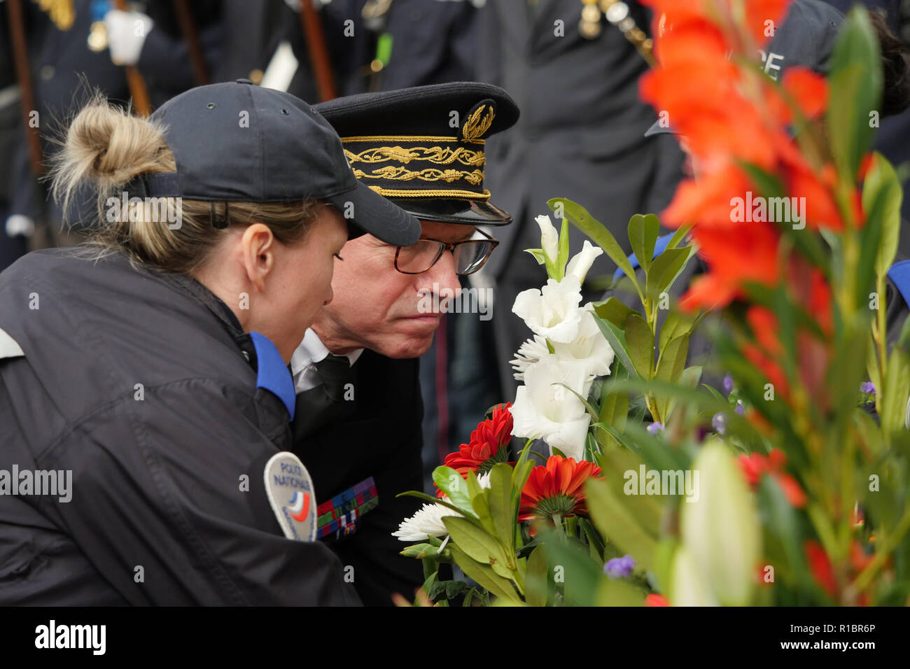 Lyon, Frankreich, 11. November 2018: Präfekt Pascal Mailhos wird gesehen, wie er die Gedenkveranstaltungen zum 100-jährigen Jubiläum 1918 Waffenstillstand gehalten in Lyon (Zentral-ost-Frankreich) am 11. November 2018 besucht. Foto: Serge Mouraret/Alamy leben Nachrichten Stockfoto