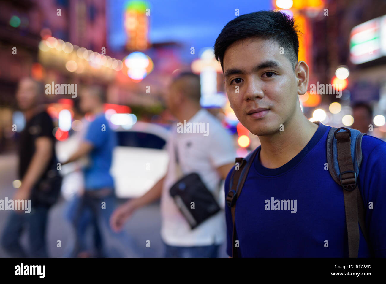 Junge Asiatische tourist Mann in Chinatown in Bangkok, Thailand Stockfoto