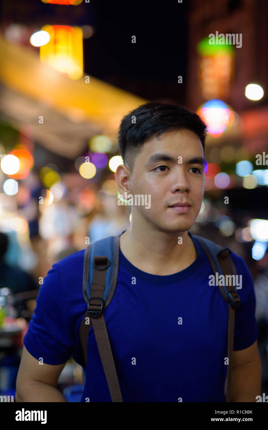 Junge Asiatische tourist Mann in Chinatown in Bangkok, Thailand Stockfoto