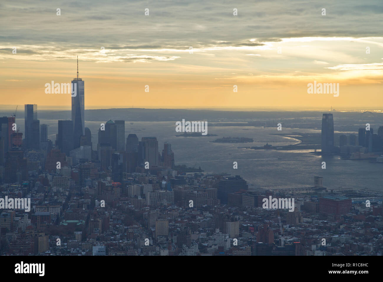 Sonnenuntergang Blick vom Empire State Building entfernt. In New York City willkommen. Dies ist NEW YORK CITY. Dies ist Manhattan Stockfoto