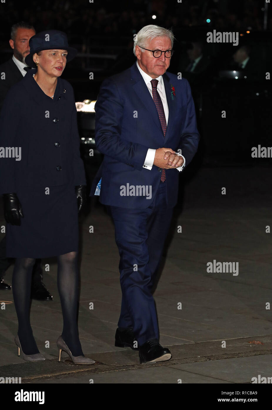 Deutsche Präsident Frank-Walter Steinmeier und seine Frau Elke Budenbender kommen an der Westminster Abbey, London, zur Teilnahme an einer nationalen Dienst an den 100. Jahrestag des Waffenstillstandes markieren. Stockfoto