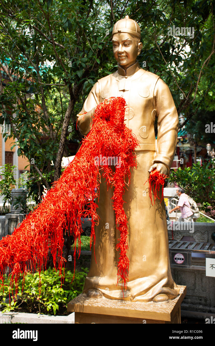 Chinesische und ausländische Menschen reisen, besuchen und den Respekt der chinesischen beten Gott und Engel an Wong Tai Sin oder Huang Da Xian Tempel am 9. September 2018 in H Stockfoto