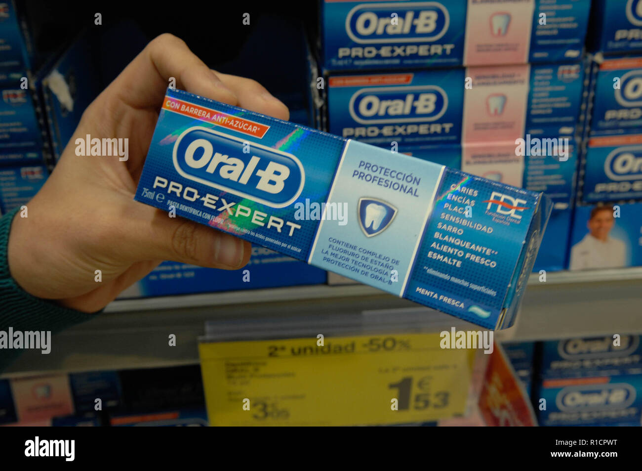 Oral-B, Zahnpasta Stockfotografie - Alamy
