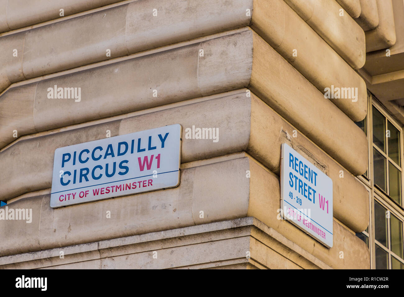 Eine typische Ansicht rund um den Piccadilly Circus Stockfoto