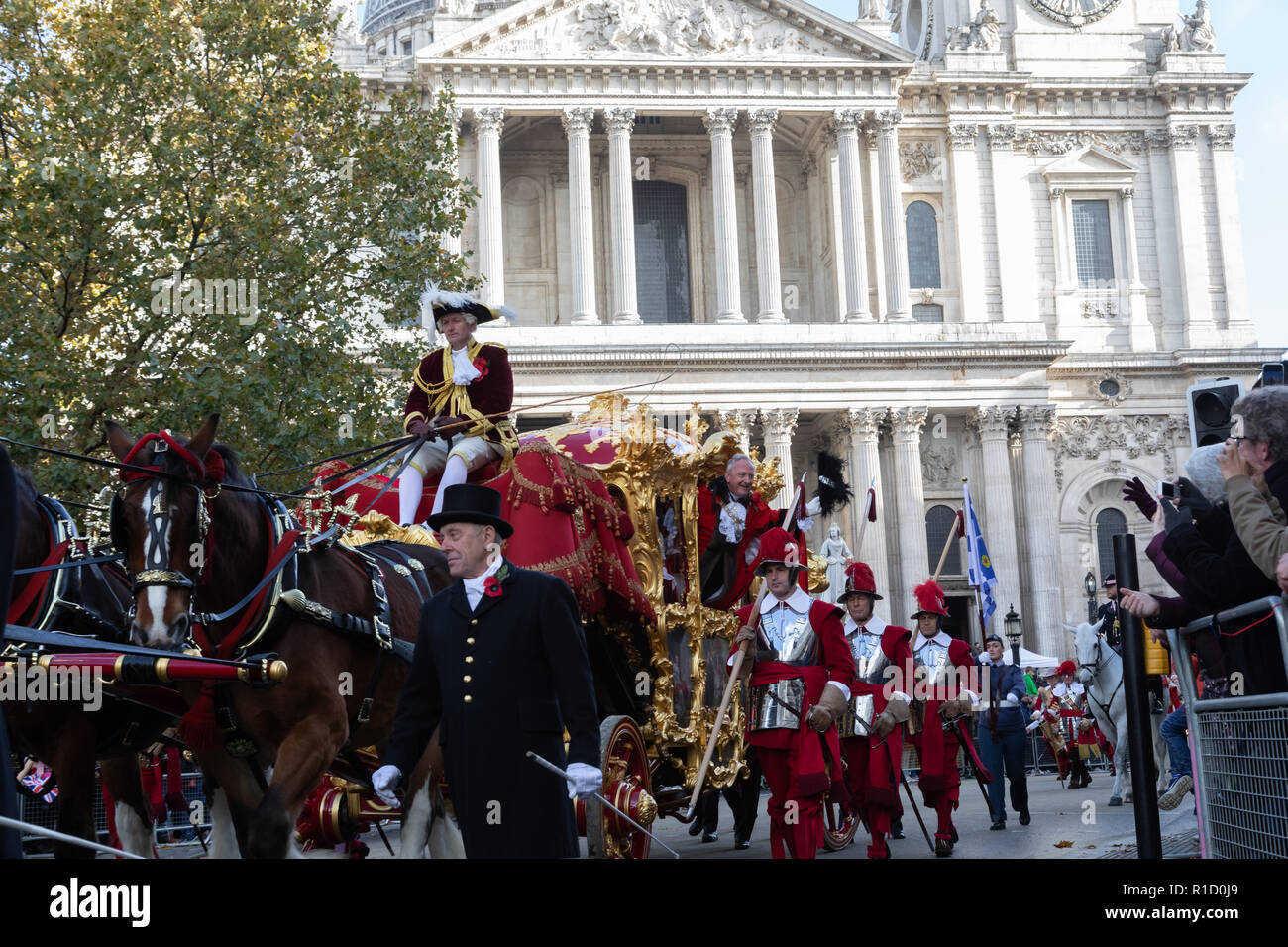 London, Großbritannien. 10 Nov, 2018. Die Prozession für des Herrn Bürgermeister zeigen Markierungen der Vereidigung der neu gewählten Oberbürgermeister von London. Dieses Jahr ist es P Stockfoto