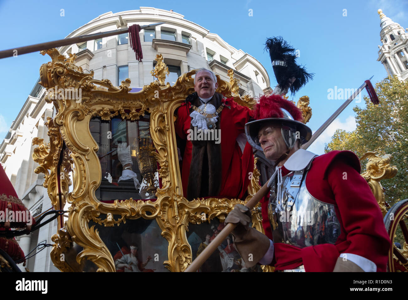 London, Großbritannien. 10 Nov, 2018. Die Prozession für des Herrn Bürgermeister zeigen Markierungen der Vereidigung der neu gewählten Oberbürgermeister von London. Dieses Jahr ist es P Stockfoto