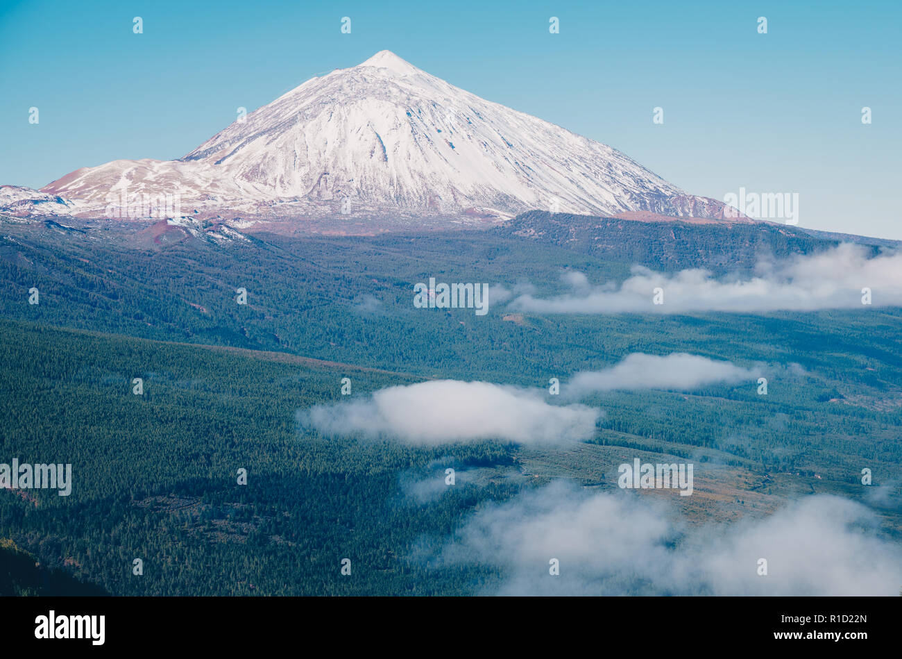 Teide, Teneriffa. Erstaunliche Berg in der Mitte der Insel. Beste touristische Attraktion der Kanarischen Inseln. Stockfoto