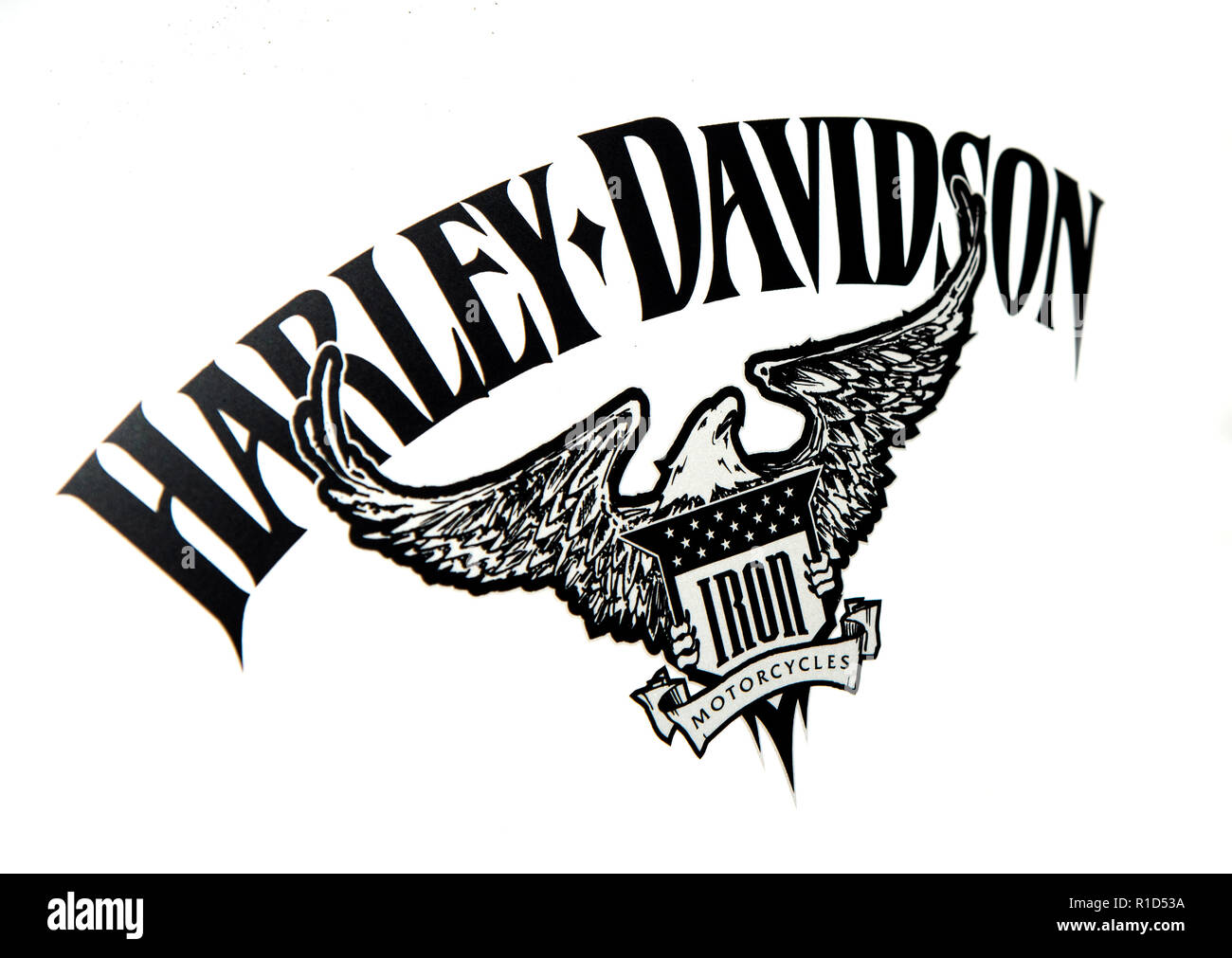 Das Zeichen und das Logo Unterschrift der berühmten Harley Davidson Marke bilden eine weiße Motorrad Stockfoto