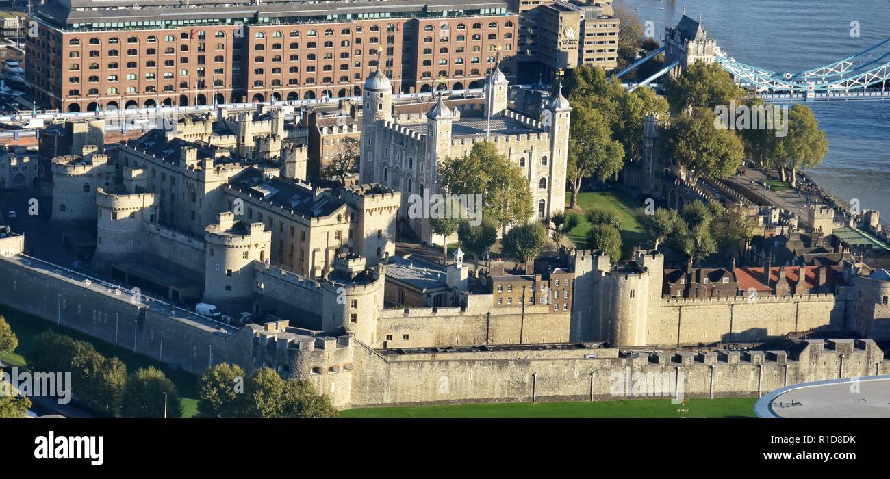 Der Tower von London, offiziell Her Majesty's Royal Palace und Festung der Tower von London, ist eine historische Burg am nördlichen Ufer des Stockfoto
