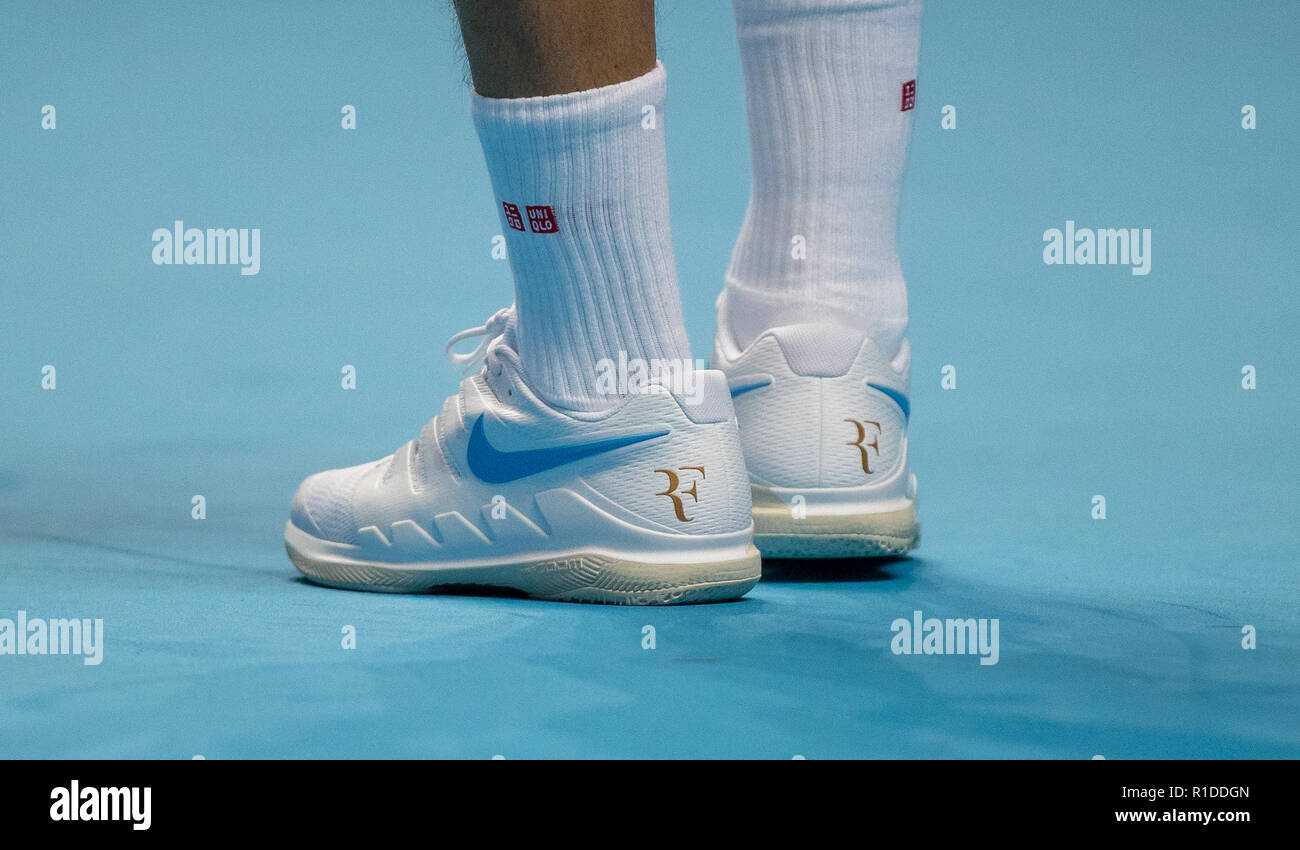 Roger Federer (Schweiz) Nike personalisierte Tennis Schuhe während der  NITTO ATP World Tour Finals in London in der O2, London, England am 11.  November 2018. Foto von Andy Rowland Stockfotografie - Alamy